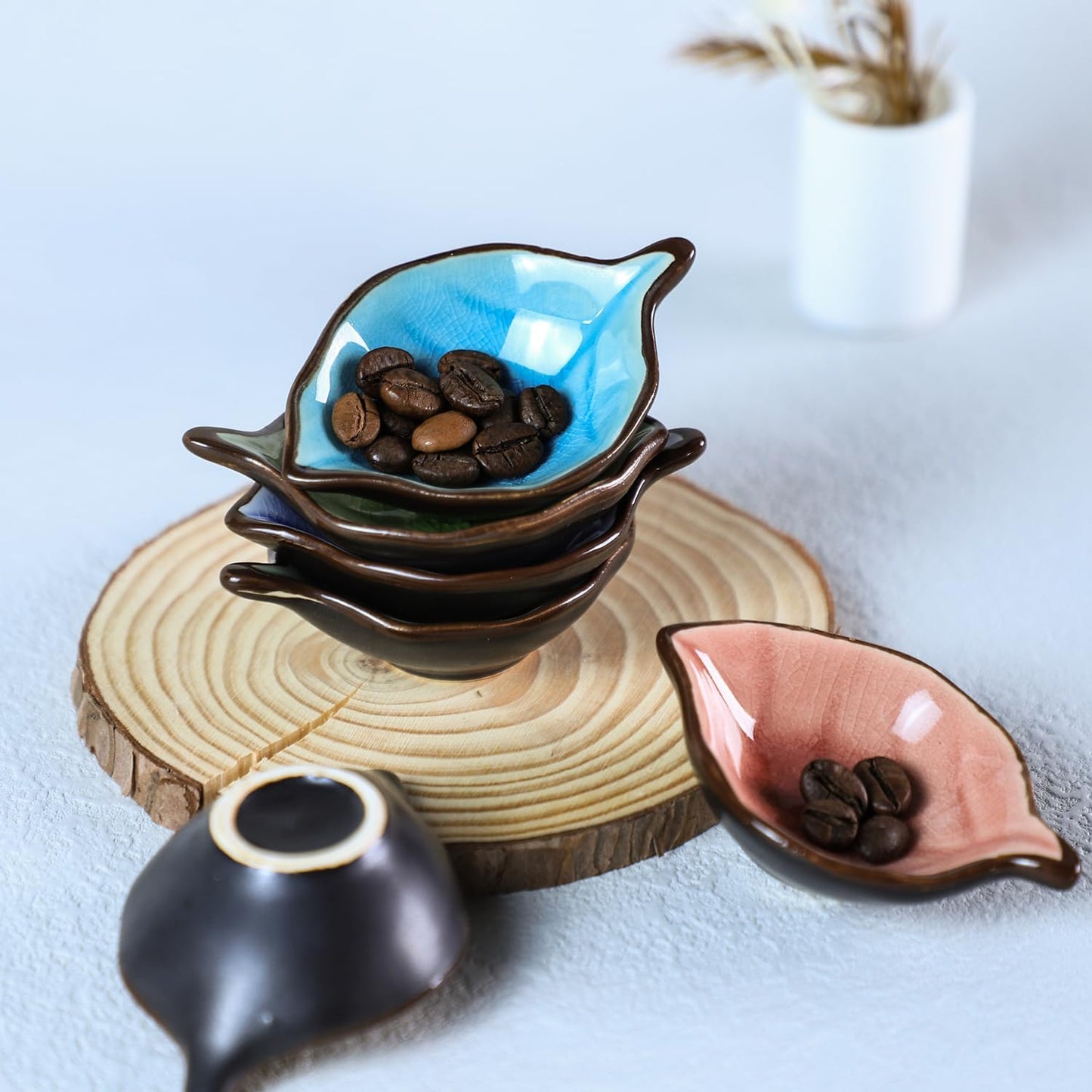6 - Piece Leaf - Shaped Ceramic Dipping Bowl Set: Colorful & Artistic Tableware for Sauces