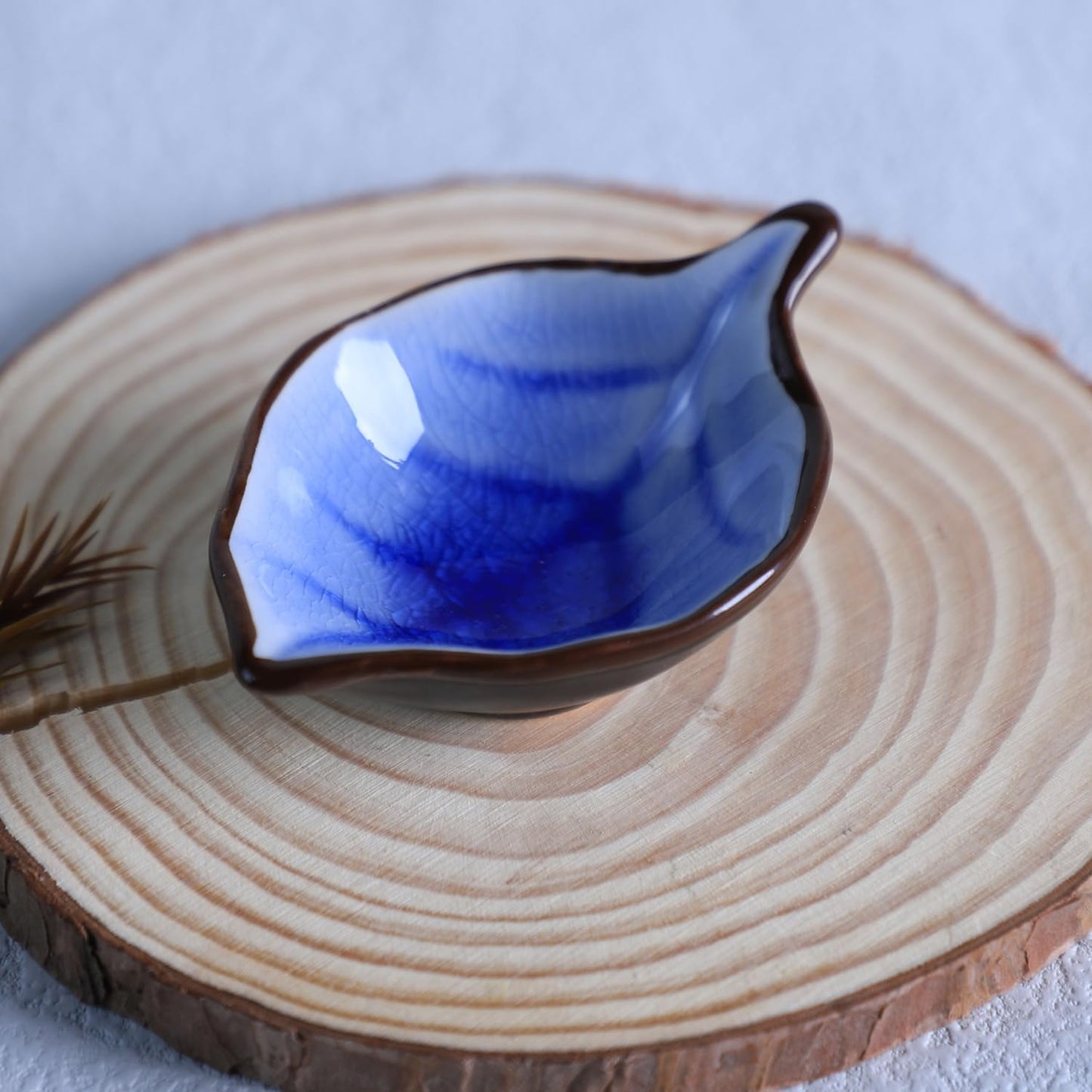 6 - Piece Leaf - Shaped Ceramic Dipping Bowl Set: Colorful & Artistic Tableware for Sauces