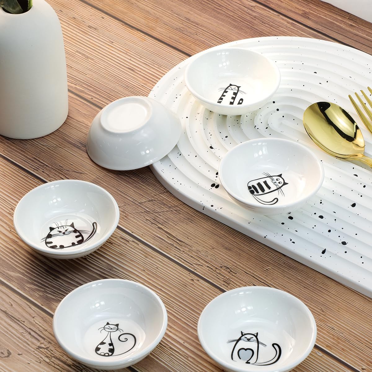 6 - Piece Adorable Cat - Themed Ceramic Dipping Bowls: Perfect for Sauces, Snacks & More