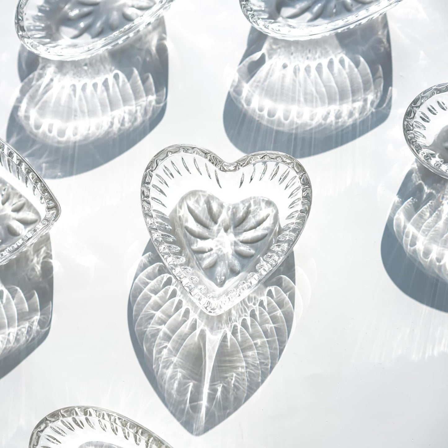 Set of 6 Heart-Shaped Glass Dishes ā Mini Sauce Bowls, Transparent Tableware for Parties & Daily Use